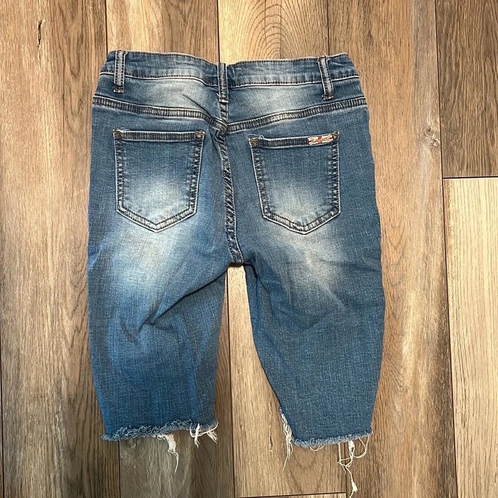 Shorts - Picture 4 of 4